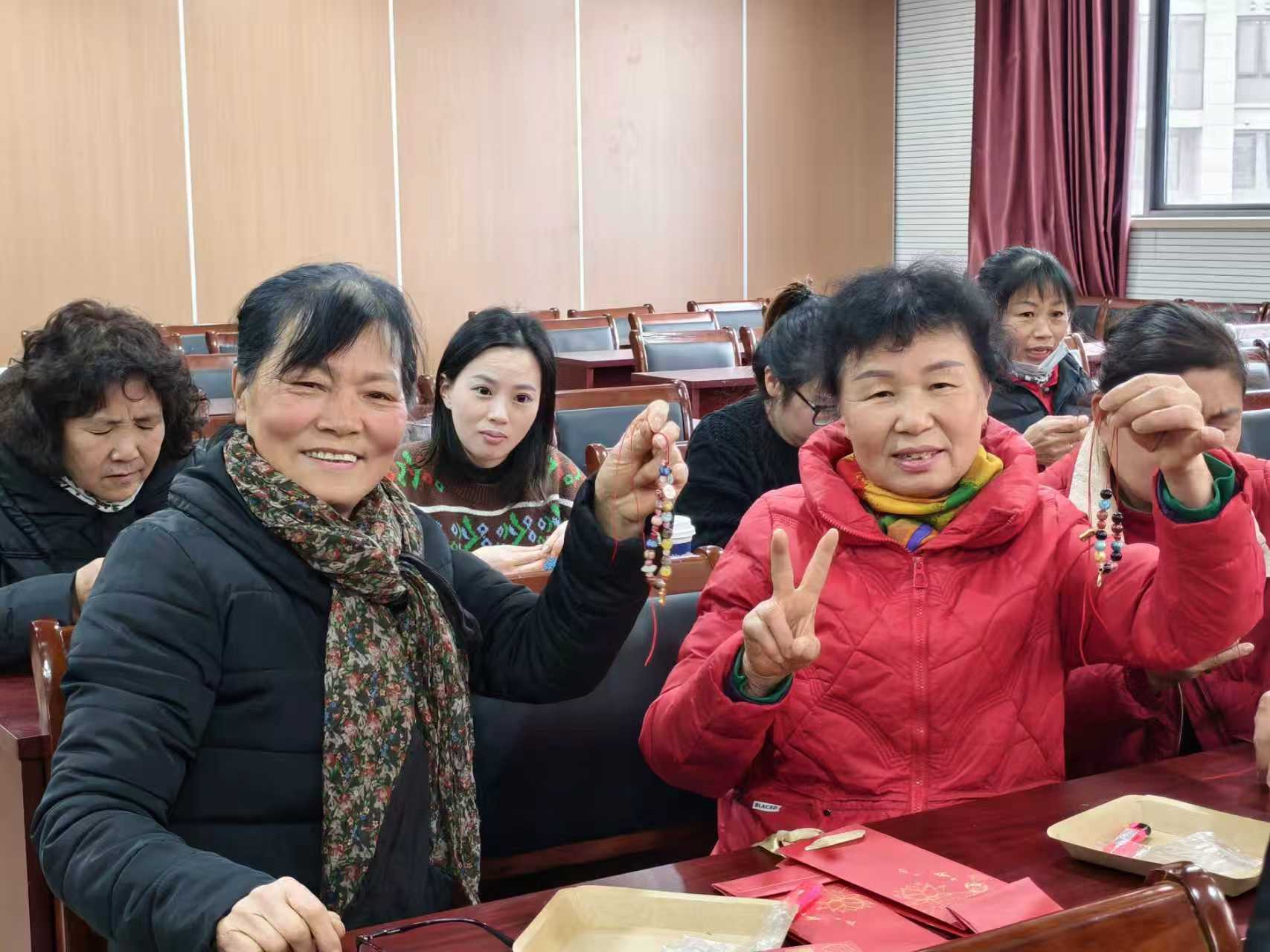 长山社区：迎新聚力献良策 串珠联情筑温情.jpg