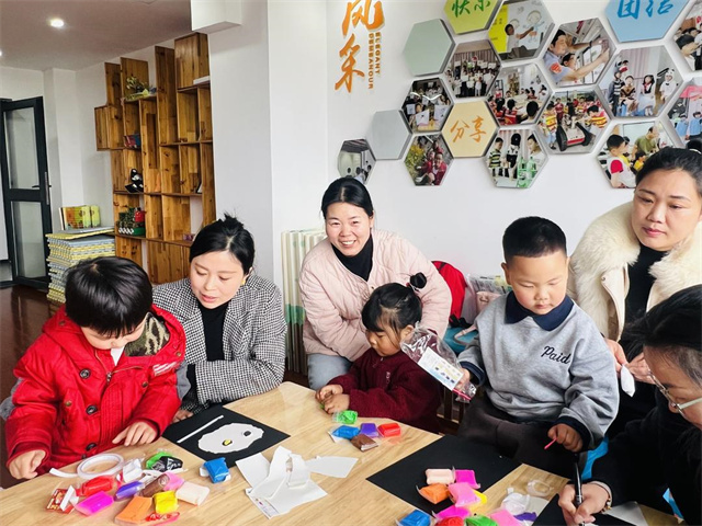北仑柴桥成校：亲子手工活动助推早期教育发展.jpg