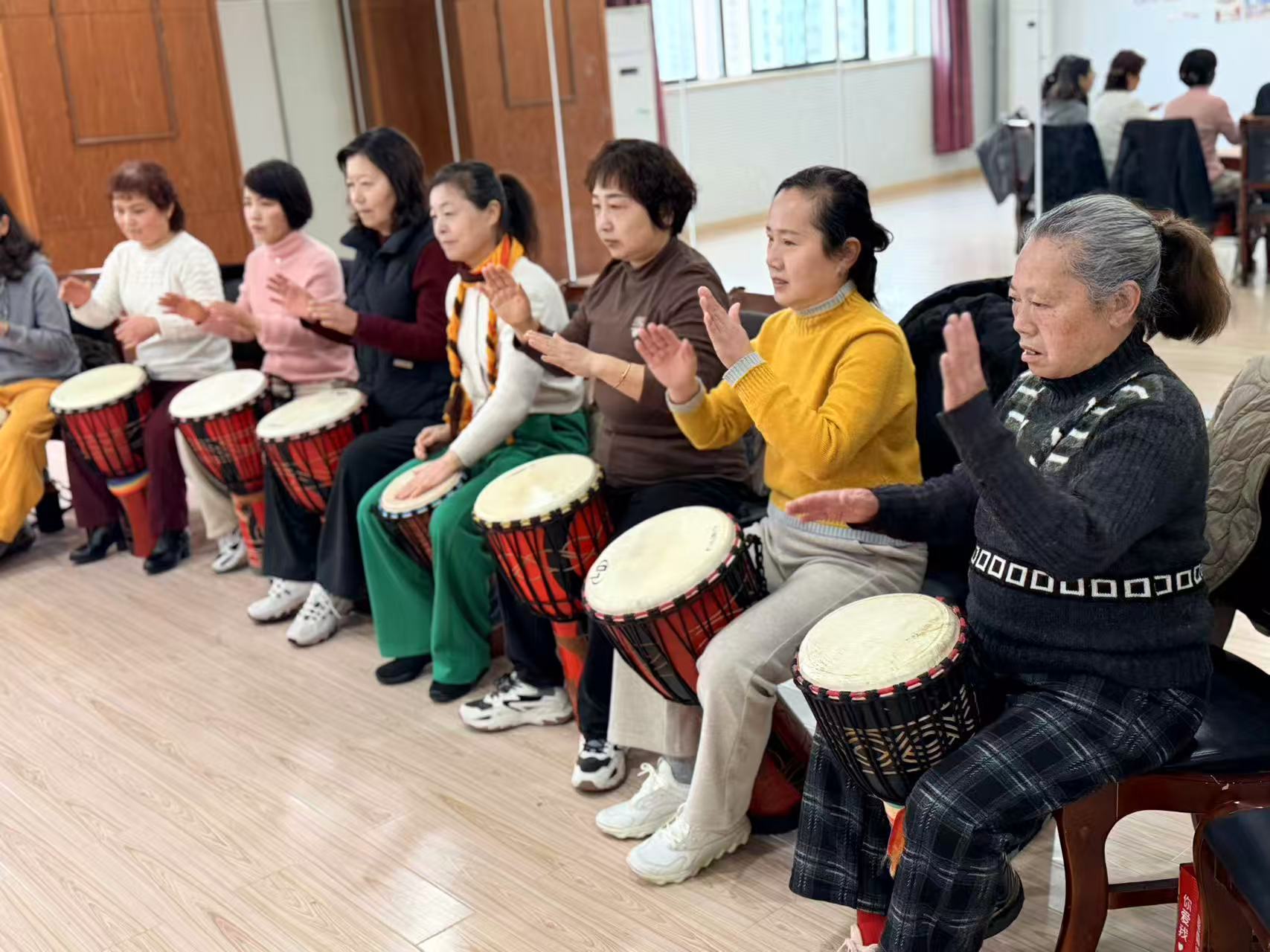 长山社区：击鼓扬帆夕阳路 银龄奏响幸福章.jpg