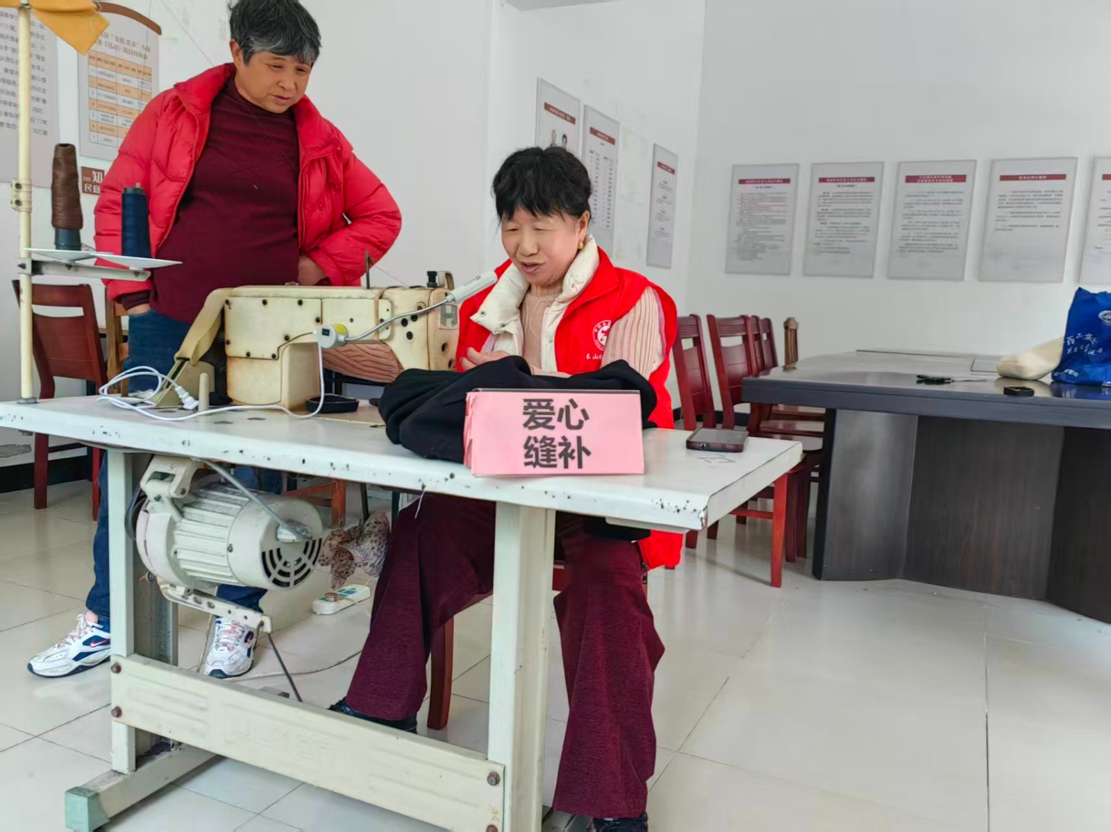 长山社区：银龄暖心缝岁月 针线传情惠民生.jpg