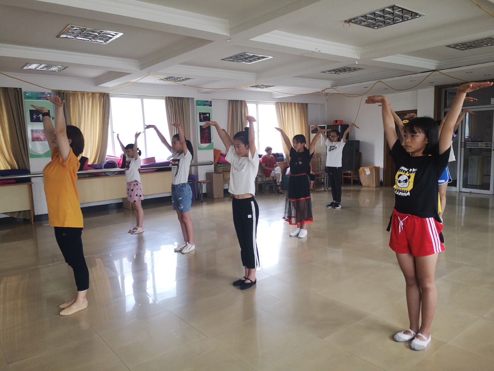 学习中国舞课程.jpg