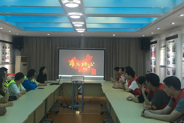 观“初心”微视频 守初心学榜样.jpg