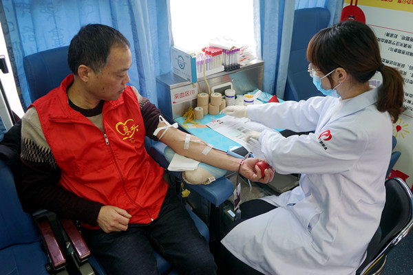 无偿献血 传递温情.jpg