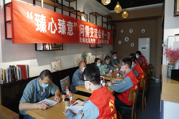 党员结对展关怀 “臻心臻意”暖人心 (1).JPG