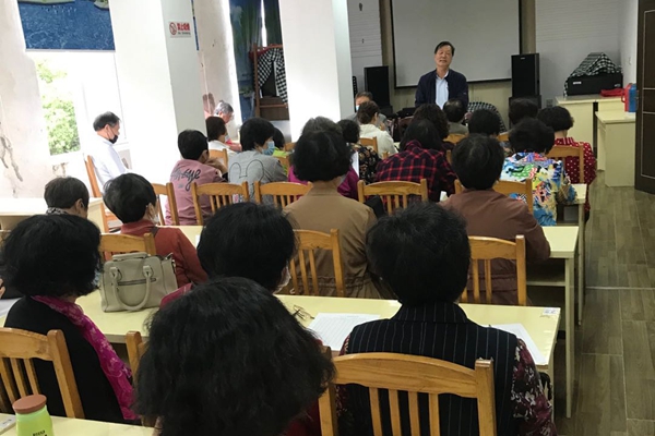 召开居家养老志愿者会议 (1).jpg