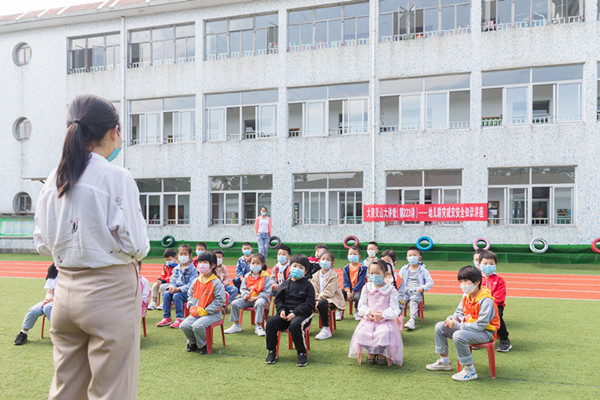 大碶灵山大讲堂223讲——幼儿防灾减灾安全知识讲座 (1)_wps图片.jpg