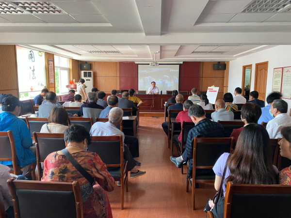 凤凰社区：学习叶全奖书记先进事迹 激励党员展担当.jpg