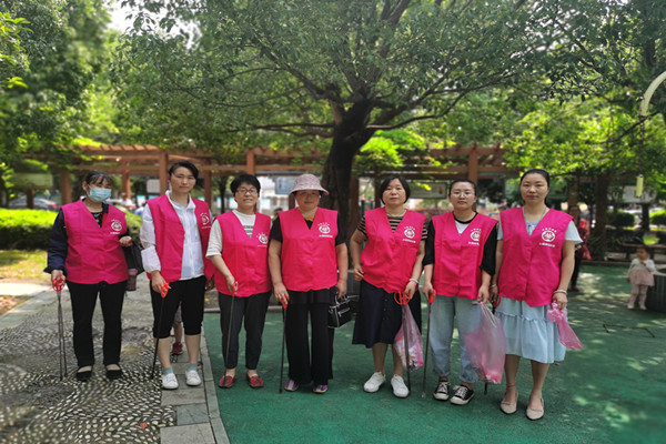 开展“清洁家园 守护健康”环境卫生整治活动.jpg