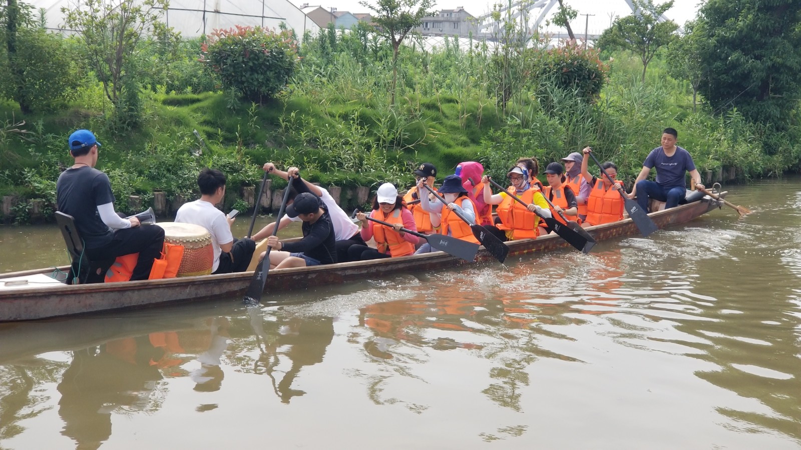 山下社区：备战龙舟赛  江上训练忙.jpg