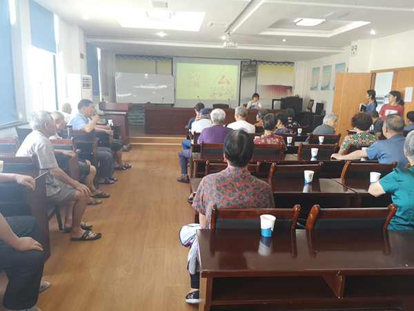 陈华浦社区：开展“文明健康用餐 公筷公勺行动”宣传教育活动.jpg