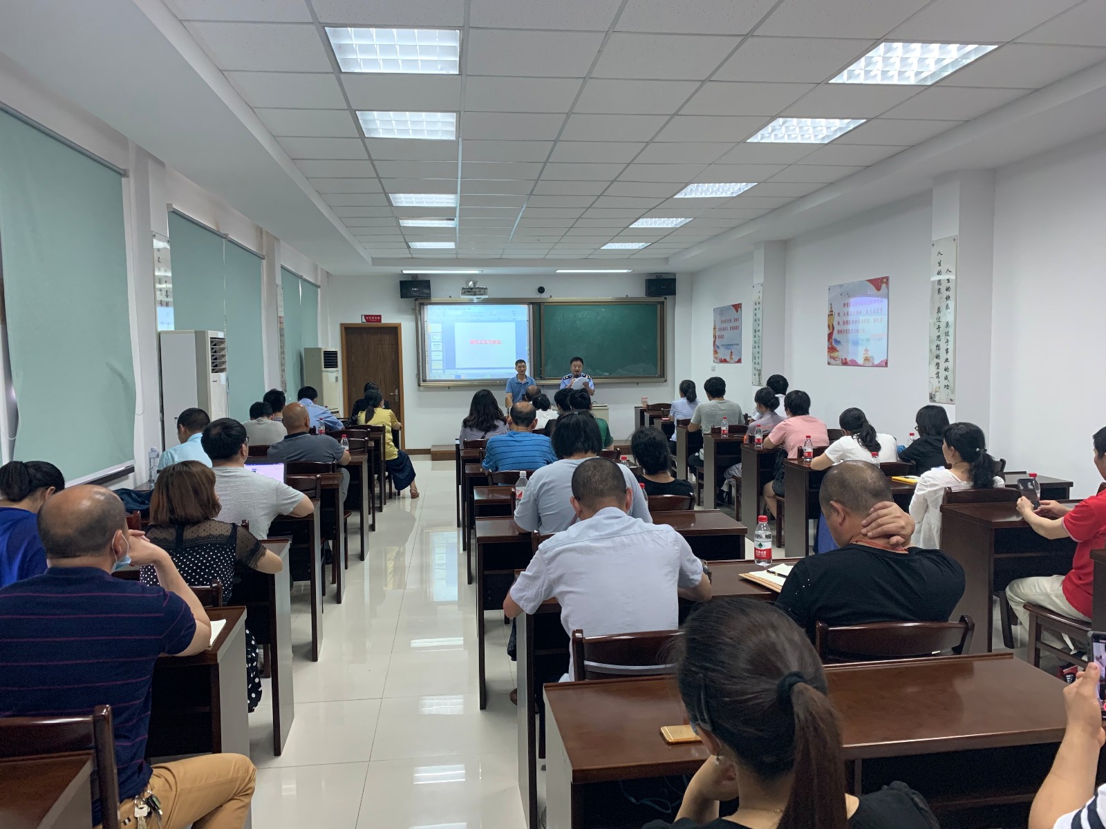 澥浦成校携手市场监督管理所开展食品安全培训.JPG