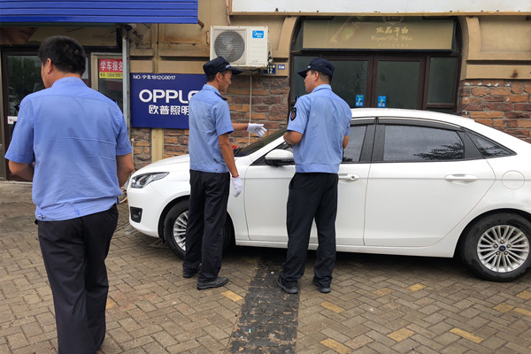 城管执法进小区 齐心共创文明城 (1).jpg