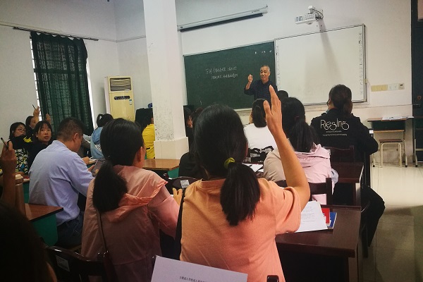 大碶成校迎来成人高中双证制开学 (2).jpg