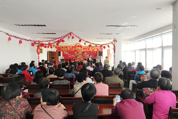 举办庆祝全国第八个老年节暨祝寿大会 (1).jpg