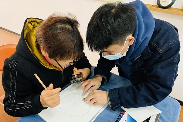 开展绣娘技艺提升系列培训活动 (1)(1).jpg