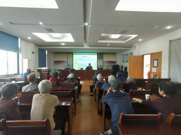 陈华浦社区：开展“糖尿病健康教育”讲座2 (1).jpg