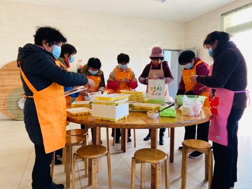 “情暖冬至”包饺送饺活动.jpg