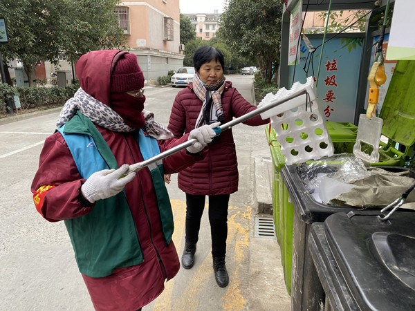 垃圾分类督导员——小区垃圾分类“大管家”.jpg