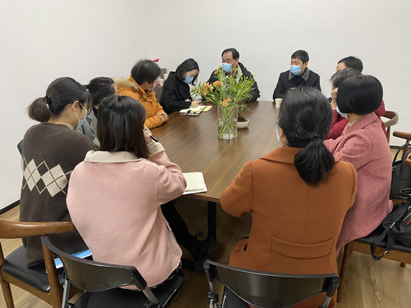 北仑霞浦社教中心凤凰分中心：召开新一届社区“三委”班子培训 .jpg