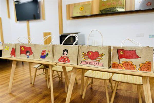 “绘”心巧思 “包”罗万象 (2)(1).jpg