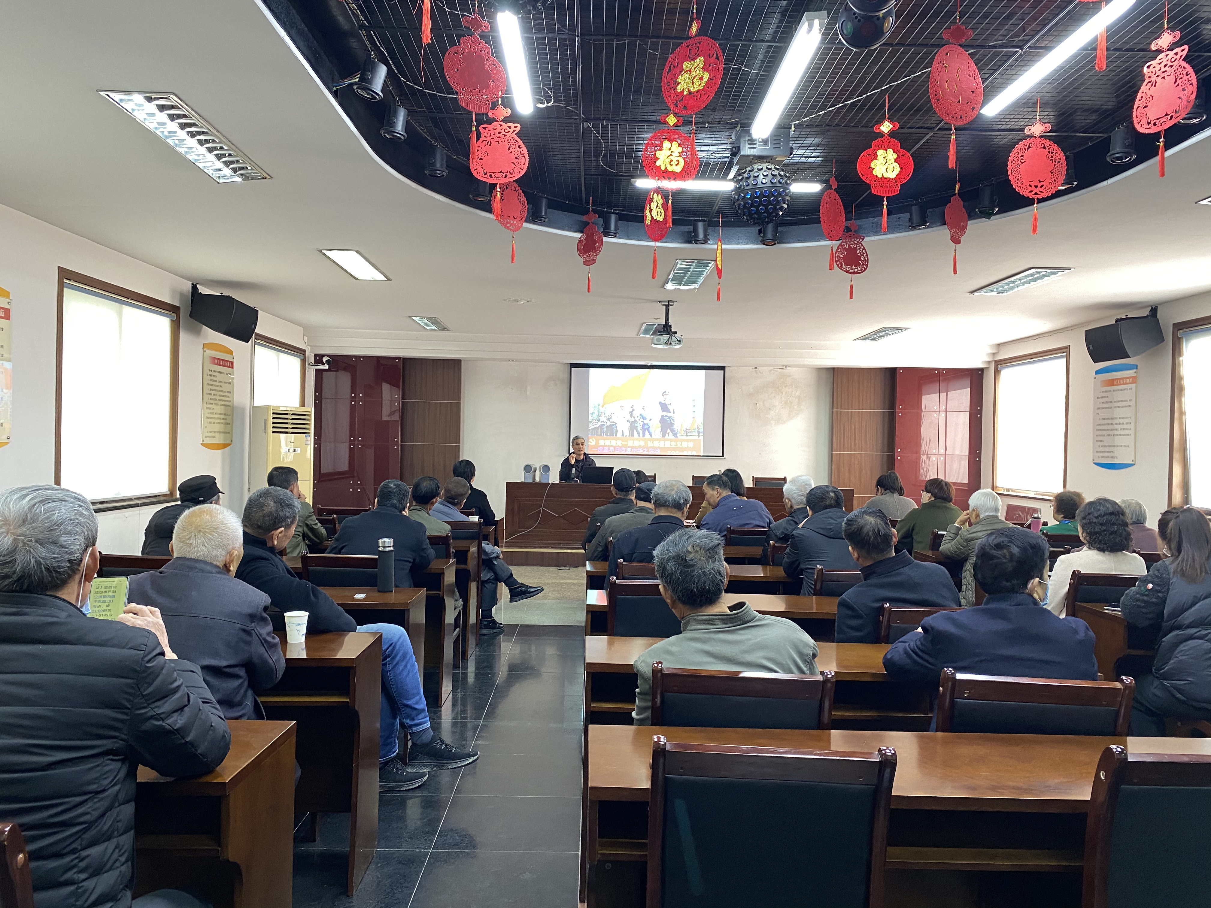 20210312五里牌社区：赞颂建党一百年 弘扬爱国主义精神 现场三.jpg