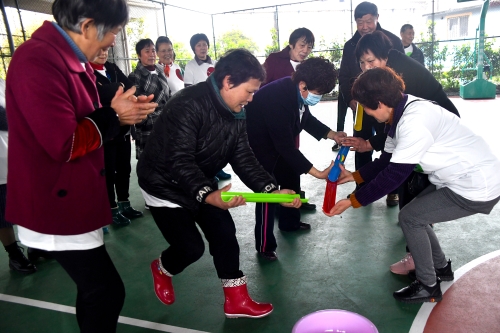 趣味运动会，让居民“嗨”起来.jpg