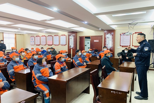 大碶灵山大讲堂第258讲——“珍爱生命·安全出行”交通安全知识讲座 (2).jpg