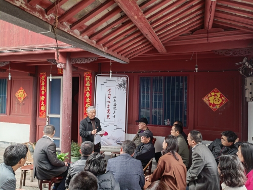 老宅板凳会 庭院话党史1.jpg