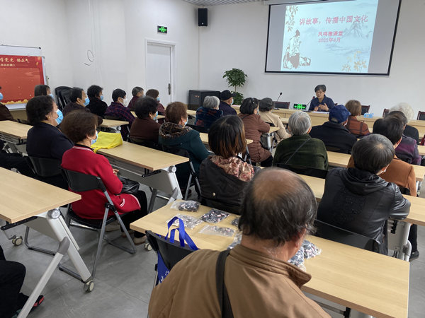 凤凰社区：“凤鸣”课堂讲述经典故事弘扬传统美德.jpg