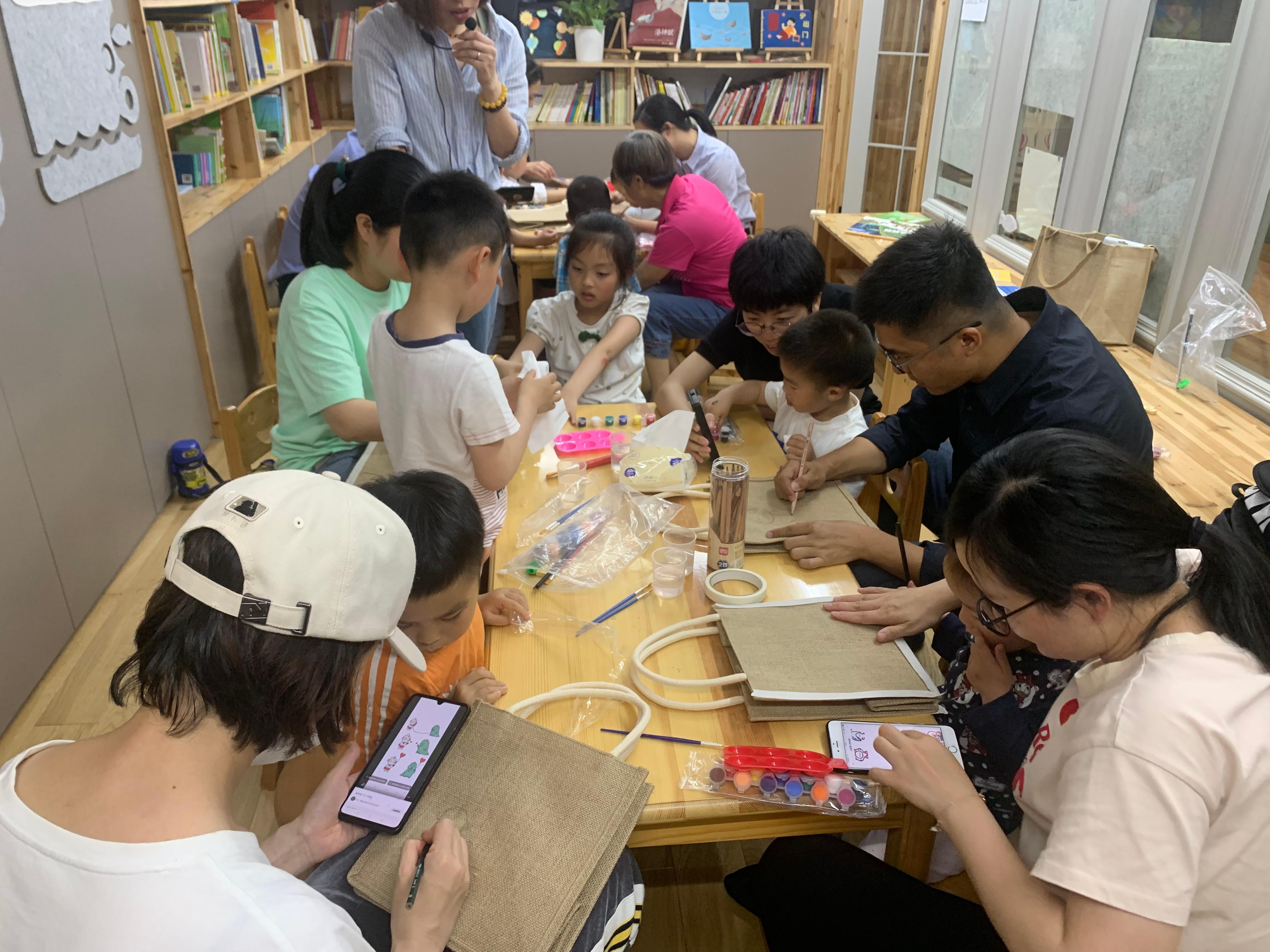 手绘包包送母亲 (3)(1).jpg