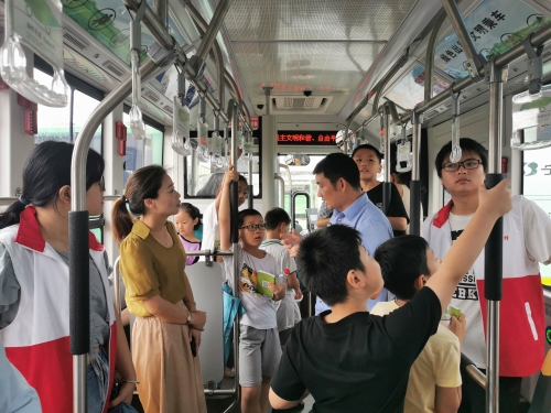 这堂公交课程不一般 文明安全驻心间.jpg