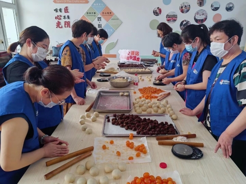 志愿暖心驿站 传递花乡温度.jpg